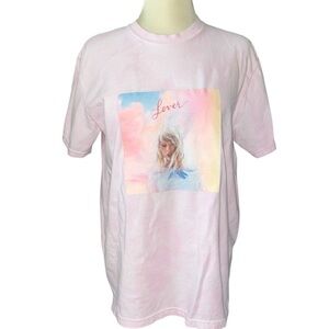 Taylor Swift Lover 3:15 The Label T-shirt crewneck short sleeves size medium